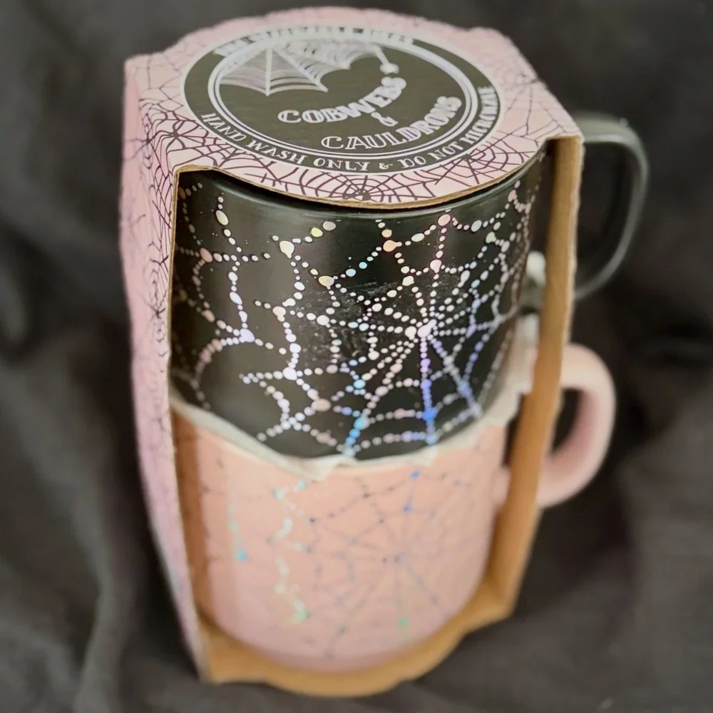 NWT COBWEBS & CAULDRONS Spider Web Stackable Mug Set Halloween Set Pink Black